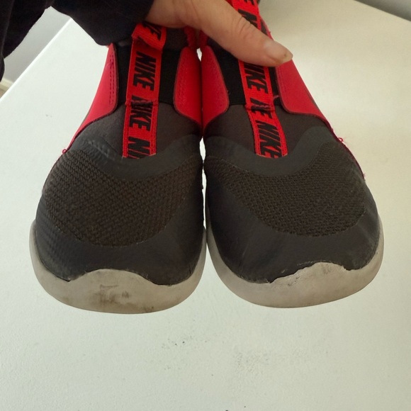 Nike Kids' Preschool Flex Runner Running Shoes, red/dark gray), size 13.5c - Picture 5 of 6